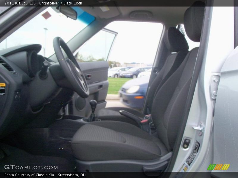 Bright Silver / Black Cloth 2011 Kia Soul 1.6
