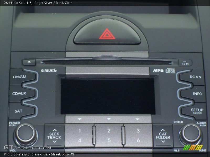 Bright Silver / Black Cloth 2011 Kia Soul 1.6
