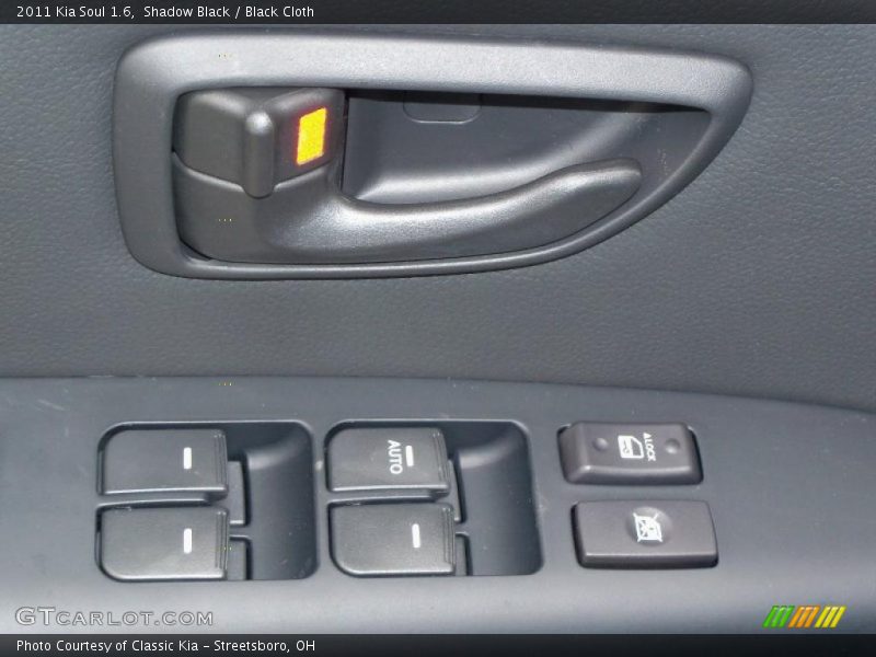 Shadow Black / Black Cloth 2011 Kia Soul 1.6