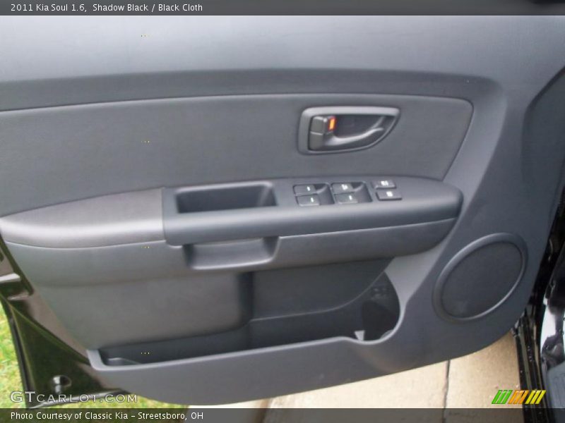 Shadow Black / Black Cloth 2011 Kia Soul 1.6