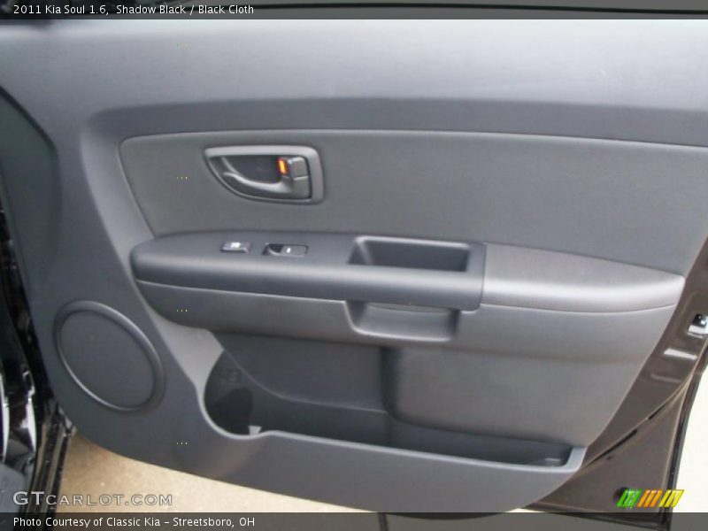Shadow Black / Black Cloth 2011 Kia Soul 1.6