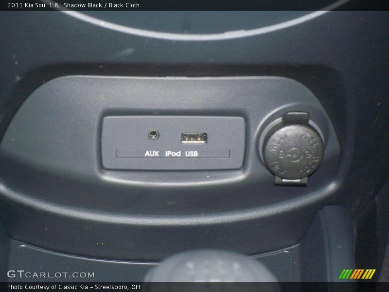 Shadow Black / Black Cloth 2011 Kia Soul 1.6