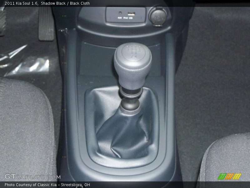 Shadow Black / Black Cloth 2011 Kia Soul 1.6