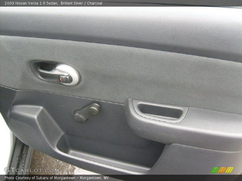 Brillant Silver / Charcoal 2009 Nissan Versa 1.6 Sedan