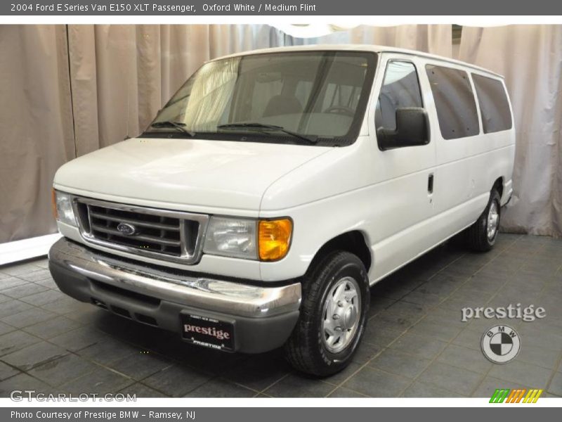 Oxford White / Medium Flint 2004 Ford E Series Van E150 XLT Passenger