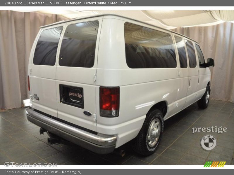 Oxford White / Medium Flint 2004 Ford E Series Van E150 XLT Passenger