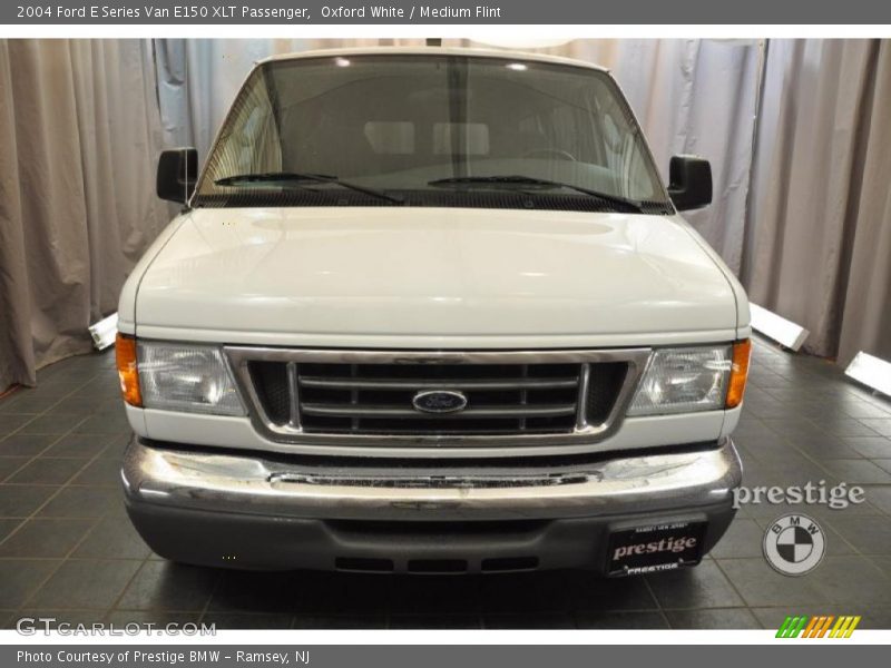 Oxford White / Medium Flint 2004 Ford E Series Van E150 XLT Passenger