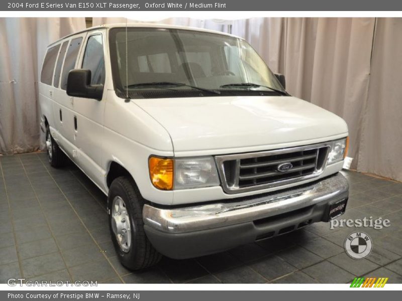 Oxford White / Medium Flint 2004 Ford E Series Van E150 XLT Passenger