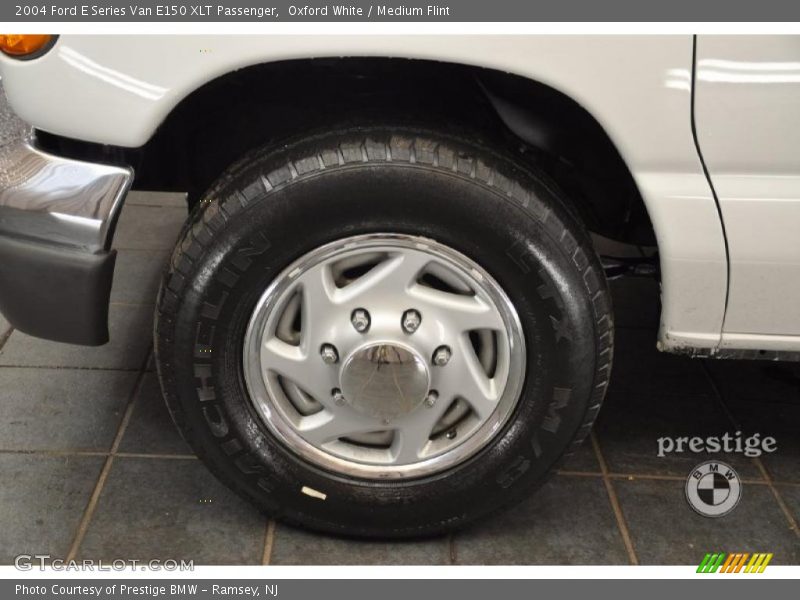 Oxford White / Medium Flint 2004 Ford E Series Van E150 XLT Passenger