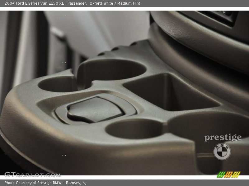 Oxford White / Medium Flint 2004 Ford E Series Van E150 XLT Passenger