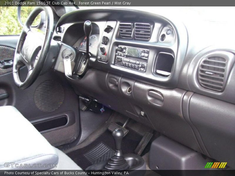Forest Green Pearl / Mist Gray 2001 Dodge Ram 1500 ST Club Cab 4x4