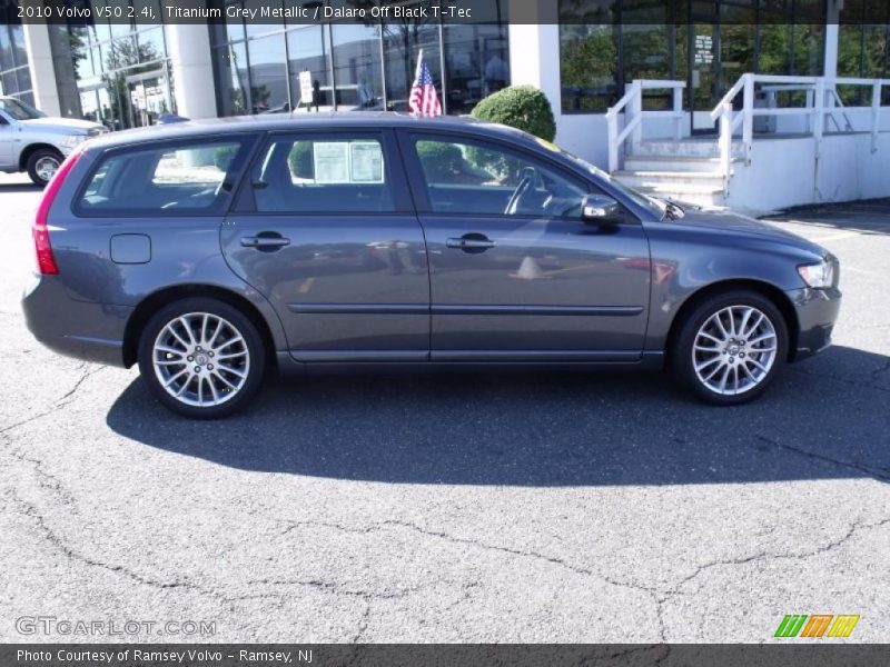 Titanium Grey Metallic / Dalaro Off Black T-Tec 2010 Volvo V50 2.4i