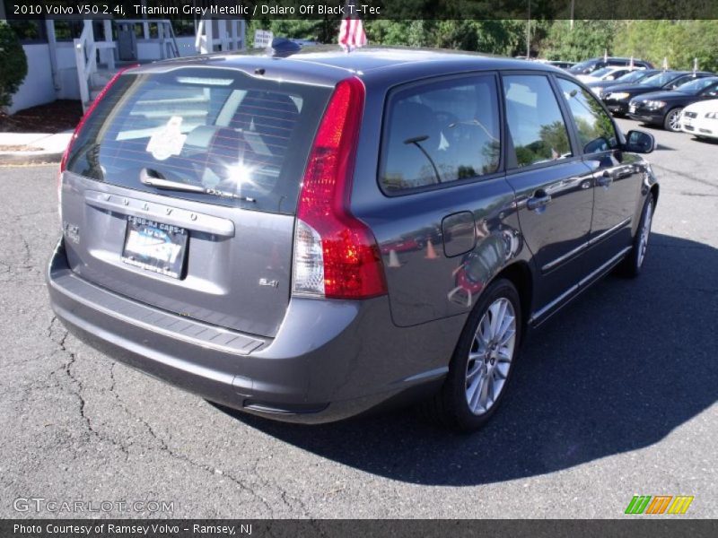 Titanium Grey Metallic / Dalaro Off Black T-Tec 2010 Volvo V50 2.4i