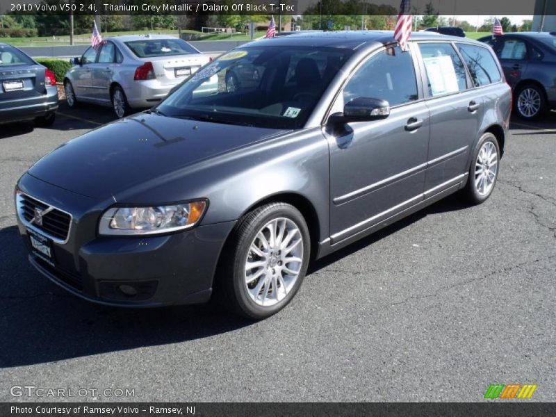 Titanium Grey Metallic / Dalaro Off Black T-Tec 2010 Volvo V50 2.4i