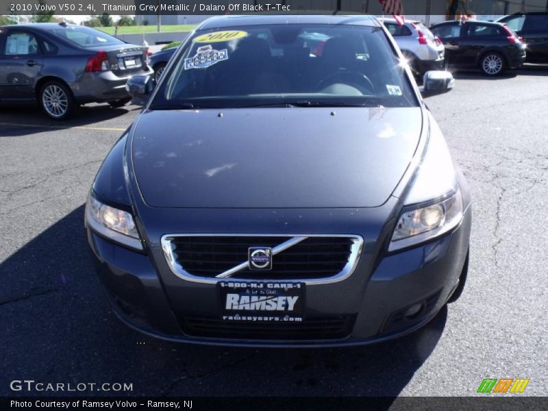 Titanium Grey Metallic / Dalaro Off Black T-Tec 2010 Volvo V50 2.4i