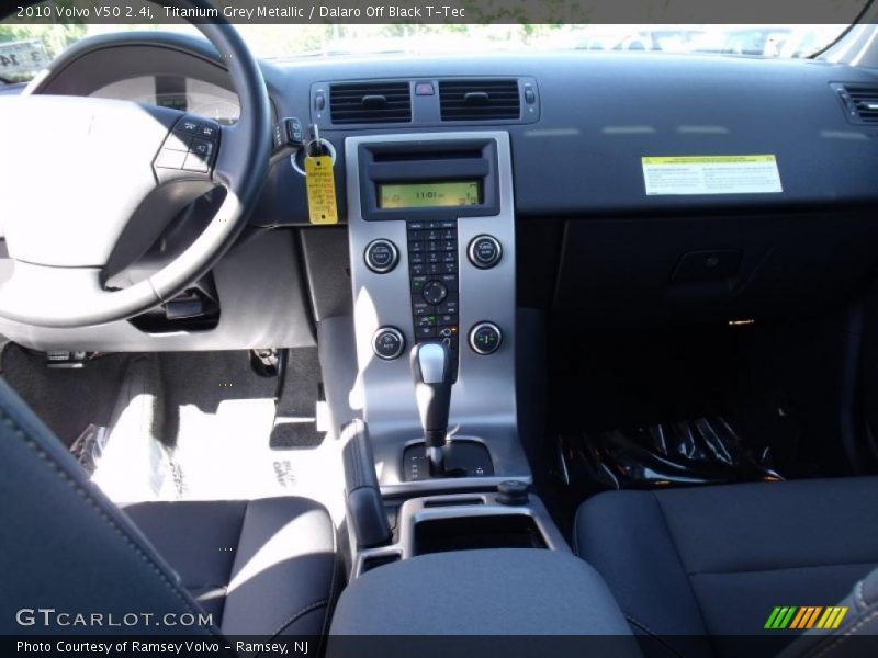 Titanium Grey Metallic / Dalaro Off Black T-Tec 2010 Volvo V50 2.4i