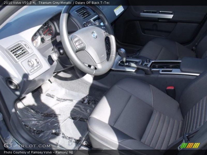Titanium Grey Metallic / Dalaro Off Black T-Tec 2010 Volvo V50 2.4i