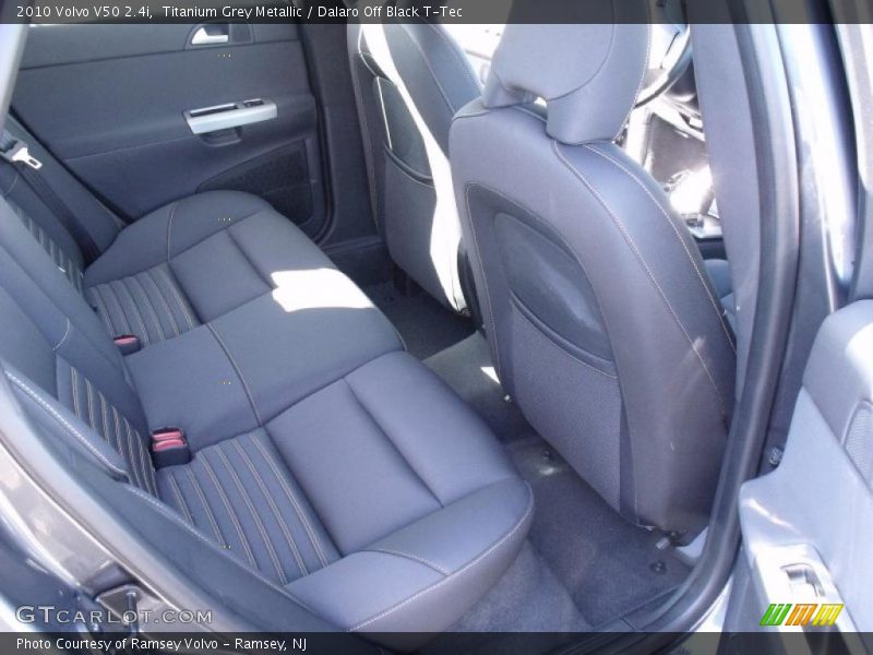 Titanium Grey Metallic / Dalaro Off Black T-Tec 2010 Volvo V50 2.4i