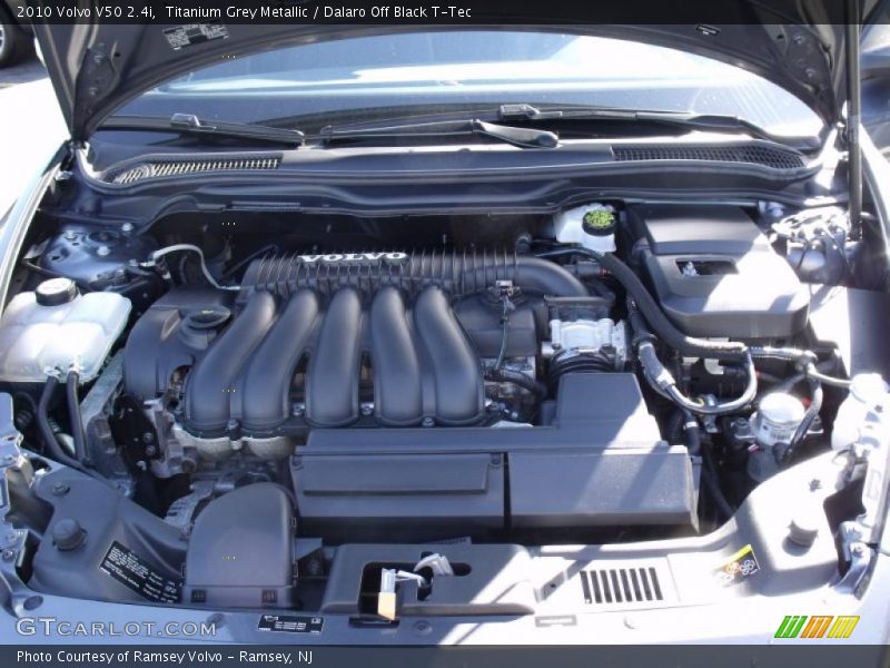 Titanium Grey Metallic / Dalaro Off Black T-Tec 2010 Volvo V50 2.4i