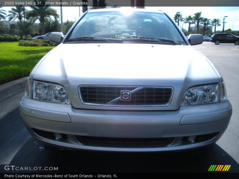 Silver Metallic / Graphite 2003 Volvo S40 1.9T