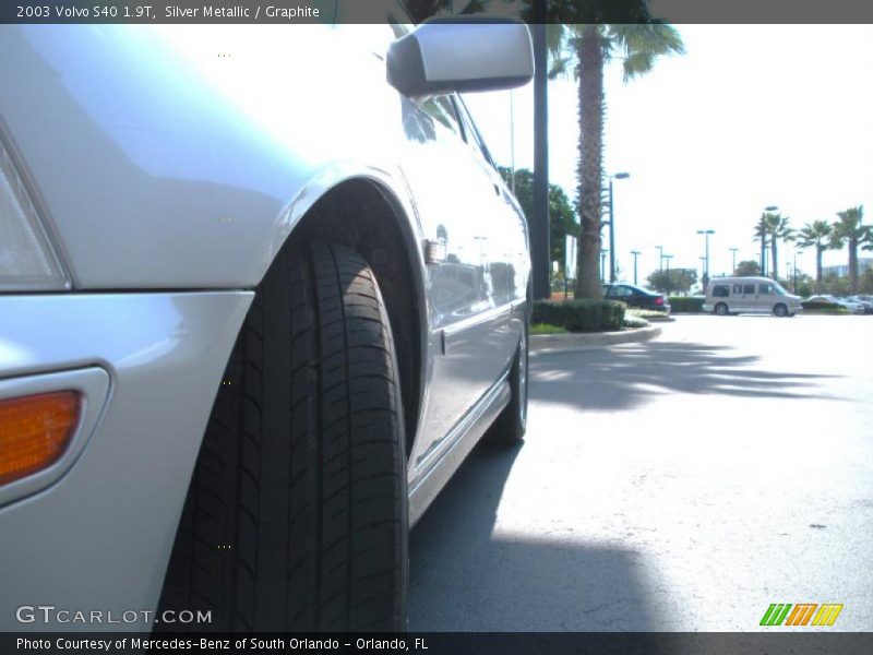Silver Metallic / Graphite 2003 Volvo S40 1.9T