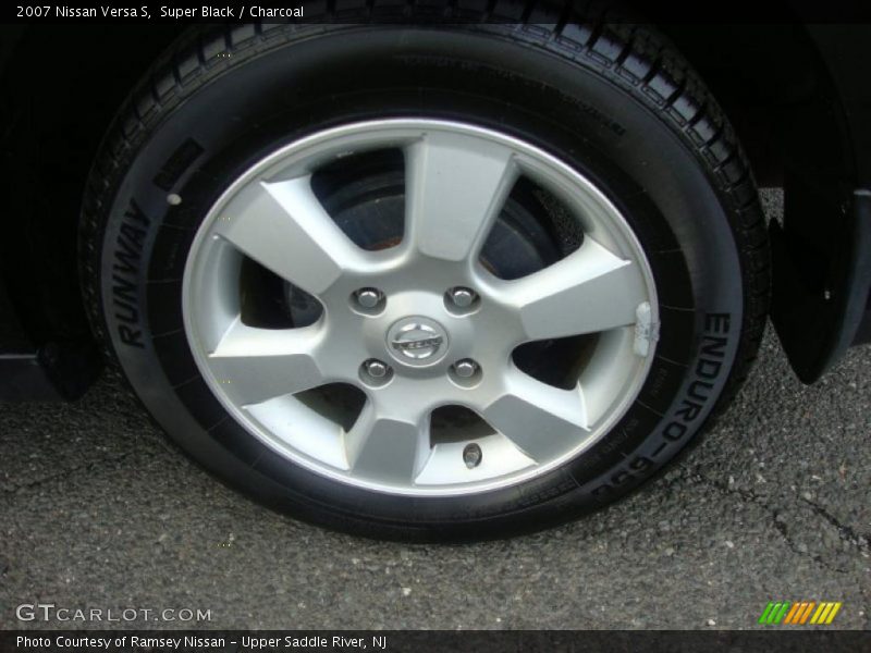 Super Black / Charcoal 2007 Nissan Versa S