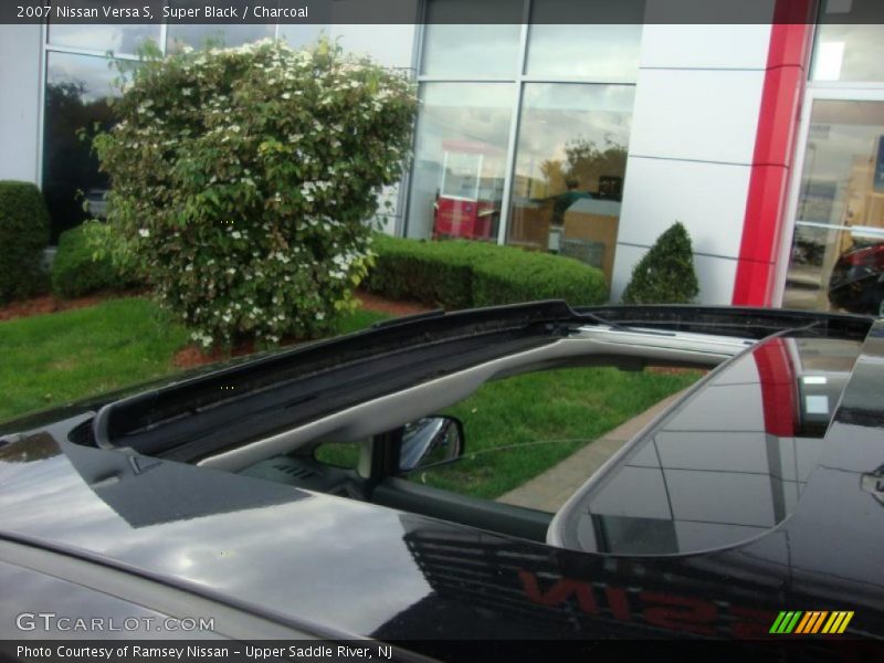 Super Black / Charcoal 2007 Nissan Versa S
