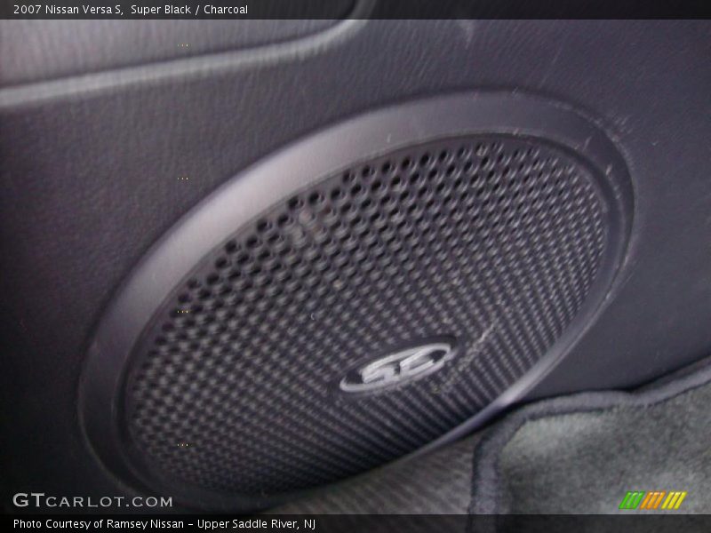 Super Black / Charcoal 2007 Nissan Versa S