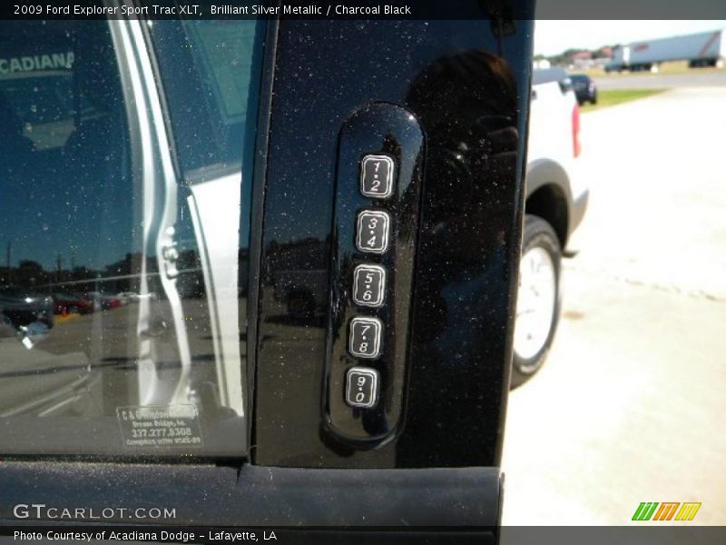 Brilliant Silver Metallic / Charcoal Black 2009 Ford Explorer Sport Trac XLT