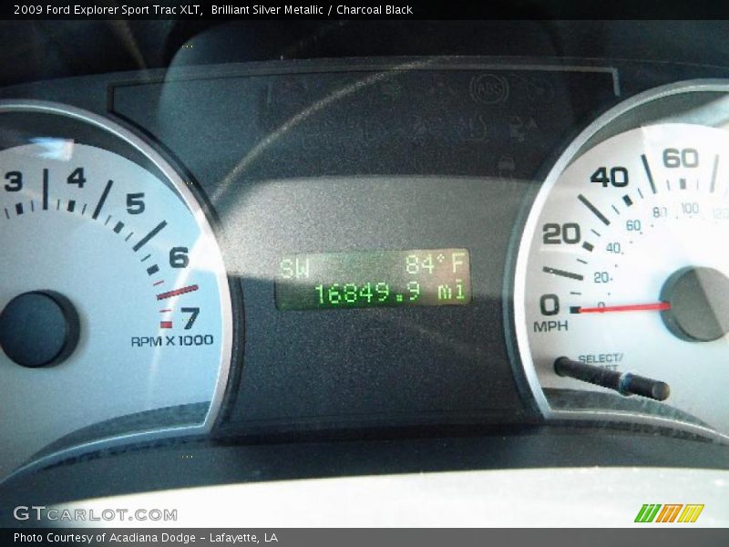 Brilliant Silver Metallic / Charcoal Black 2009 Ford Explorer Sport Trac XLT