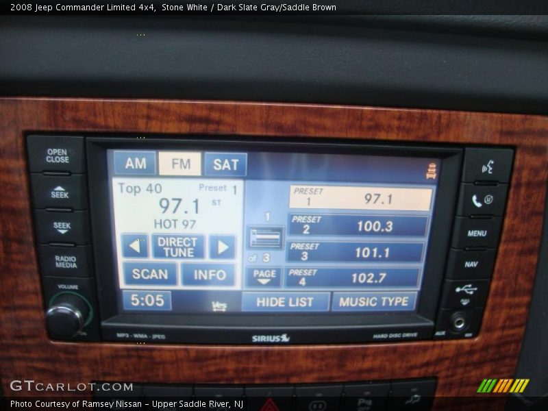 Stone White / Dark Slate Gray/Saddle Brown 2008 Jeep Commander Limited 4x4