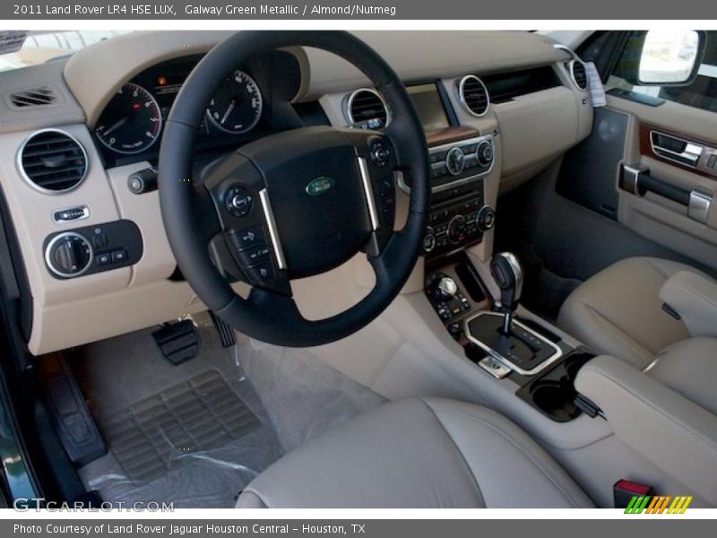  2011 LR4 HSE LUX Almond/Nutmeg Interior