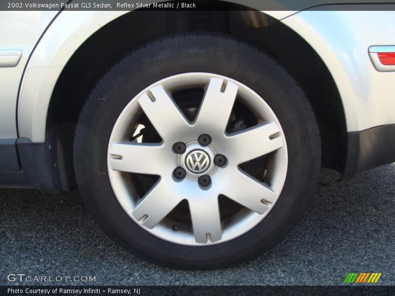 Reflex Silver Metallic / Black 2002 Volkswagen Passat GLS Sedan