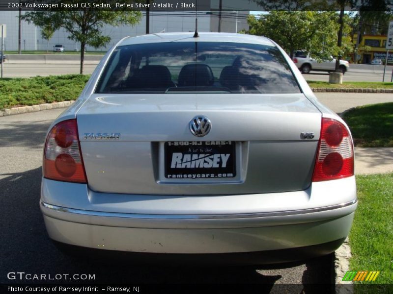 Reflex Silver Metallic / Black 2002 Volkswagen Passat GLS Sedan