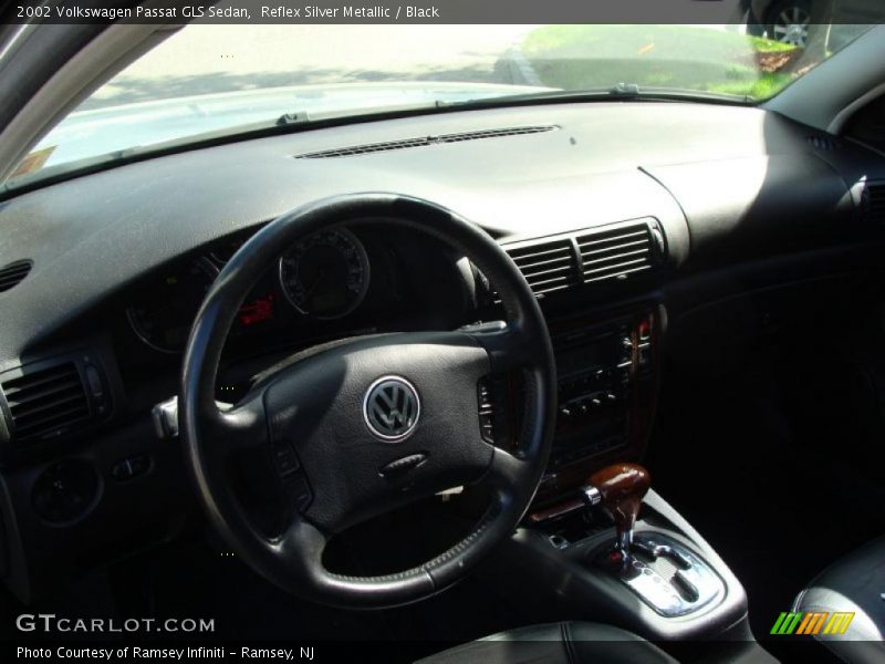 Reflex Silver Metallic / Black 2002 Volkswagen Passat GLS Sedan
