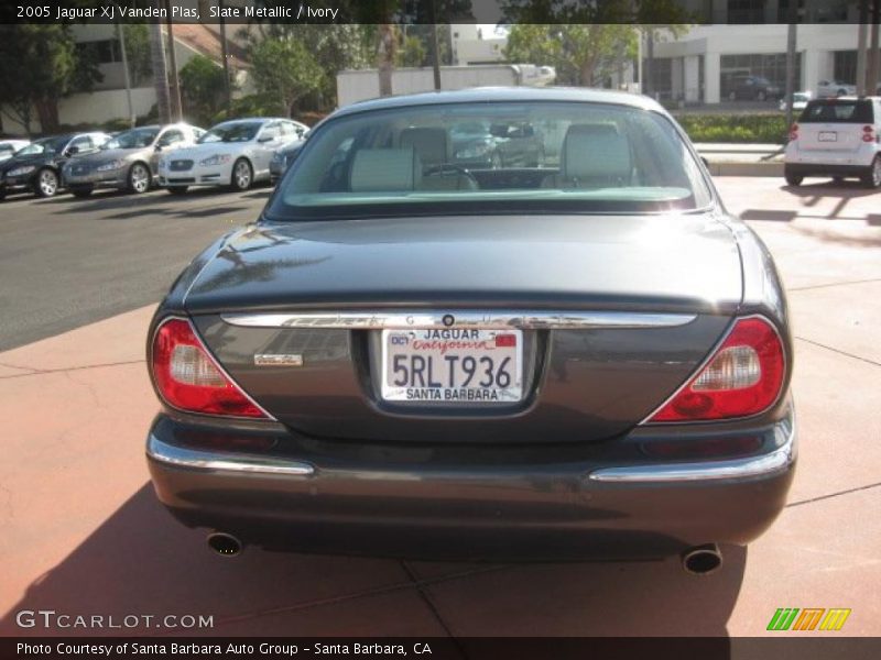 Slate Metallic / Ivory 2005 Jaguar XJ Vanden Plas