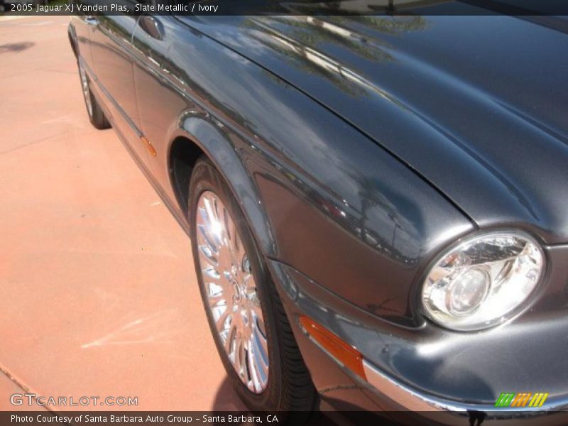 Slate Metallic / Ivory 2005 Jaguar XJ Vanden Plas