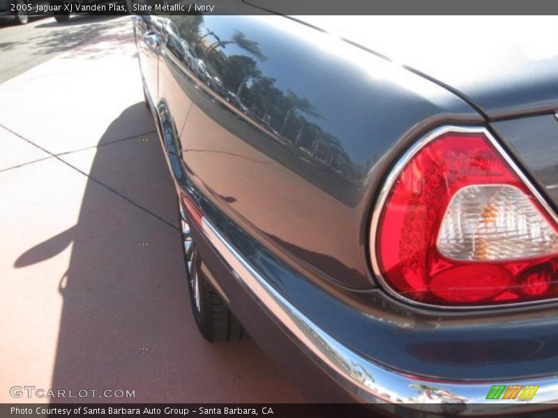 Slate Metallic / Ivory 2005 Jaguar XJ Vanden Plas