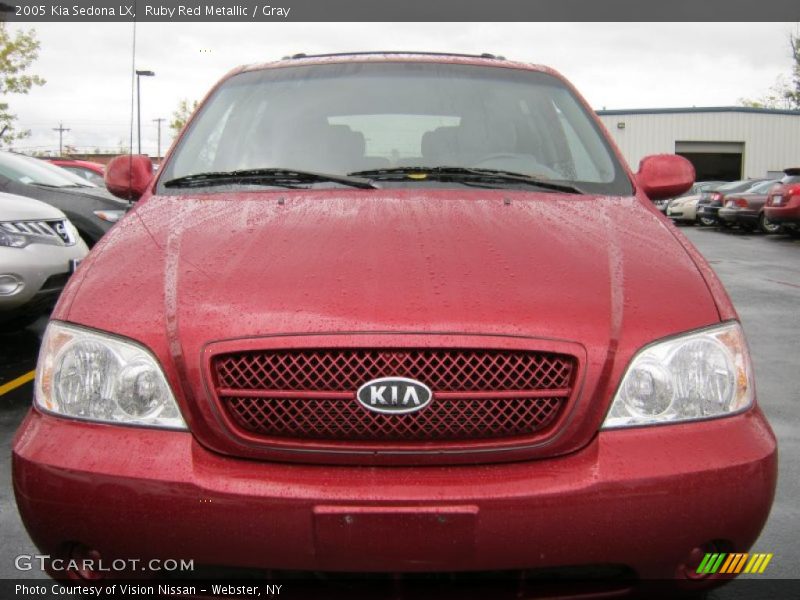 Ruby Red Metallic / Gray 2005 Kia Sedona LX