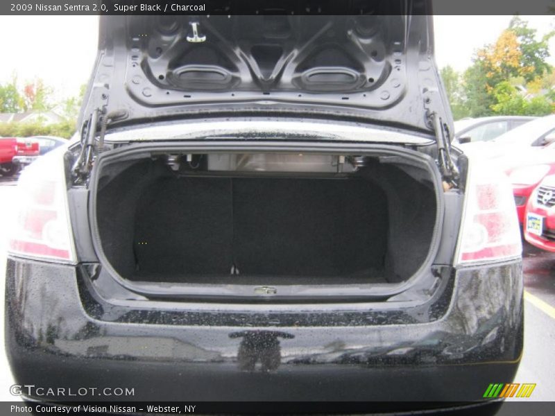 Super Black / Charcoal 2009 Nissan Sentra 2.0