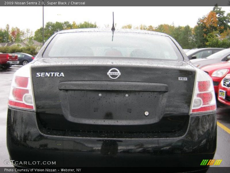 Super Black / Charcoal 2009 Nissan Sentra 2.0