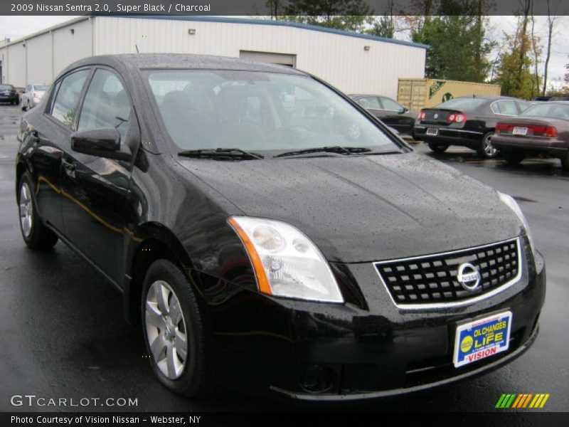 Super Black / Charcoal 2009 Nissan Sentra 2.0
