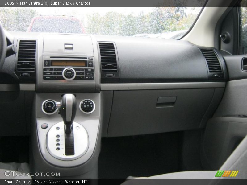 Super Black / Charcoal 2009 Nissan Sentra 2.0
