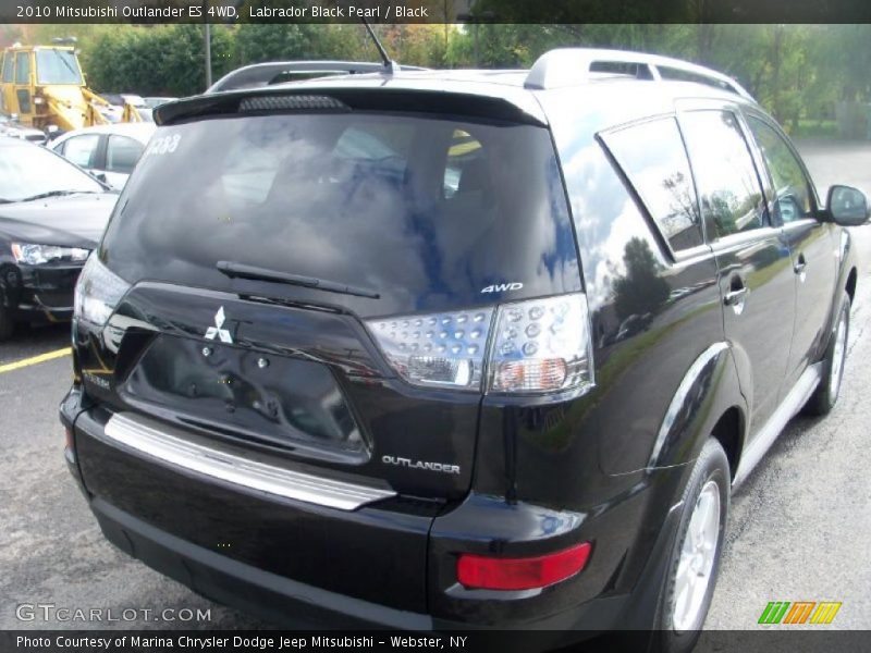 Labrador Black Pearl / Black 2010 Mitsubishi Outlander ES 4WD