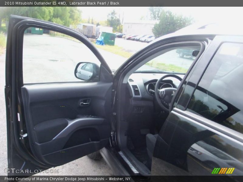Labrador Black Pearl / Black 2010 Mitsubishi Outlander ES 4WD