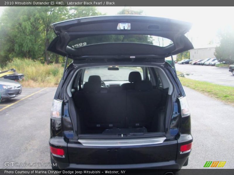 Labrador Black Pearl / Black 2010 Mitsubishi Outlander ES 4WD