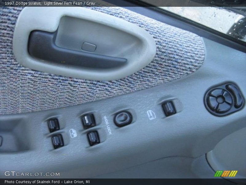 Light Silver Fern Pearl / Gray 1997 Dodge Stratus