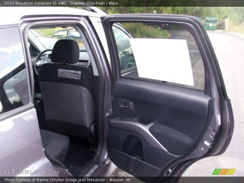Graphite Gray Pearl / Black 2010 Mitsubishi Outlander ES 4WD
