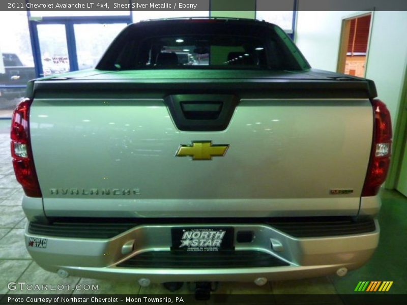 Sheer Silver Metallic / Ebony 2011 Chevrolet Avalanche LT 4x4