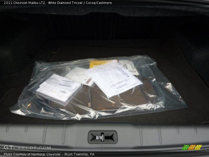 White Diamond Tricoat / Cocoa/Cashmere 2011 Chevrolet Malibu LTZ
